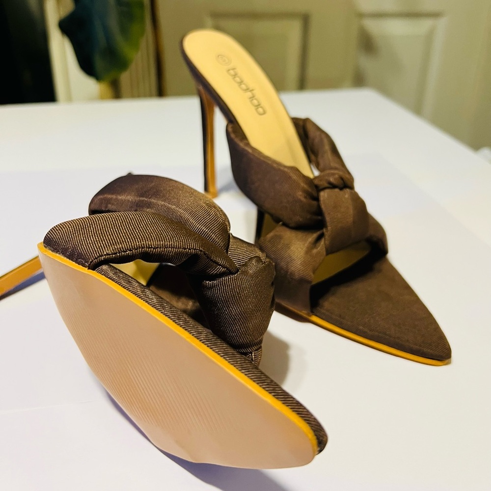 Boohoo Dark Brown/Chocolate Knotted Heels/Mules NWOT Size 8 - Picture 5 of 10